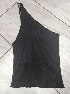 Black One-Shoulder Ribbed Knit With Croche Lace Trim
